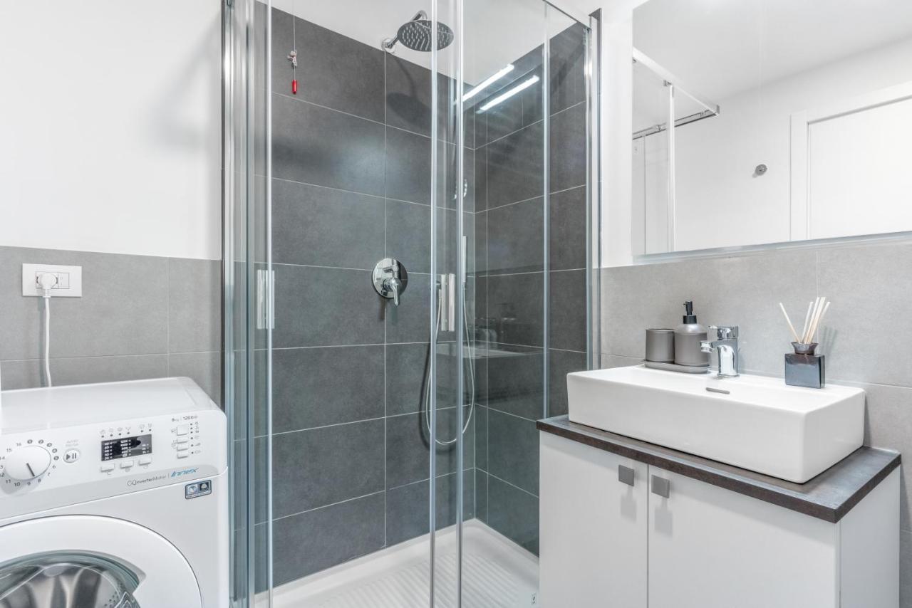 Modern With Terrace & Garage By Ndp Rent Apartman Milánó Kültér fotó