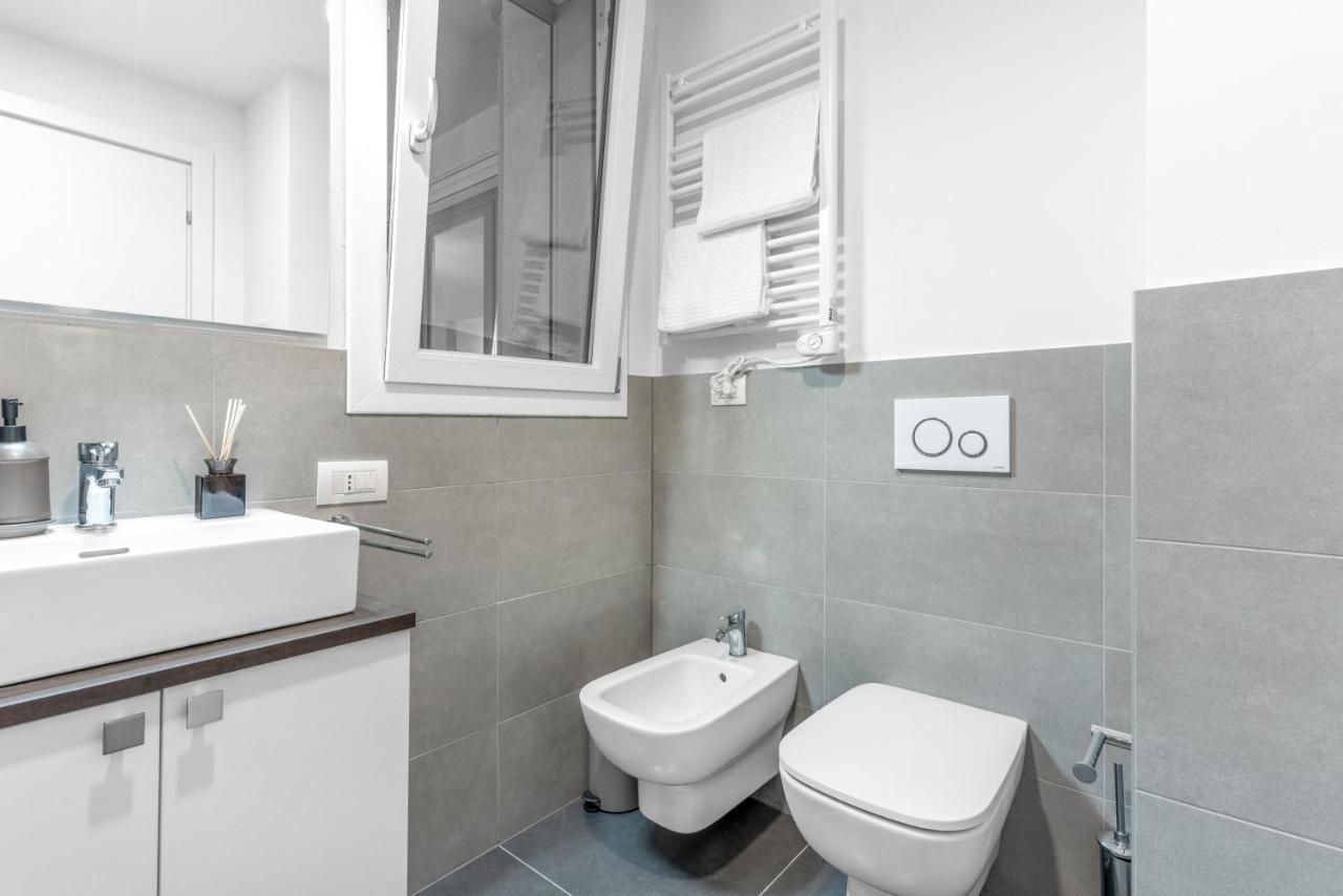 Modern With Terrace & Garage By Ndp Rent Apartman Milánó Kültér fotó
