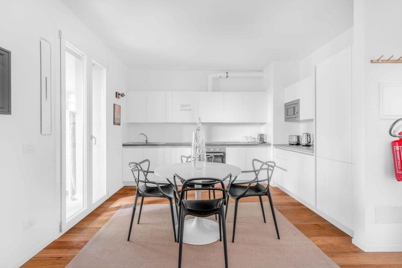 Modern With Terrace & Garage By Ndp Rent Apartman Milánó Kültér fotó