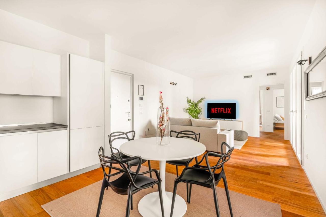 Modern With Terrace & Garage By Ndp Rent Apartman Milánó Kültér fotó